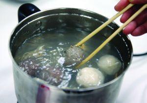 关东煮久煮不烂背后之谜 添加剂还是质量过硬？